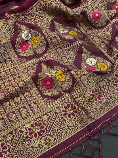 Elegant Kanjivaram Silk Saree with Multicolor Motif & Golden Floral Zari Border