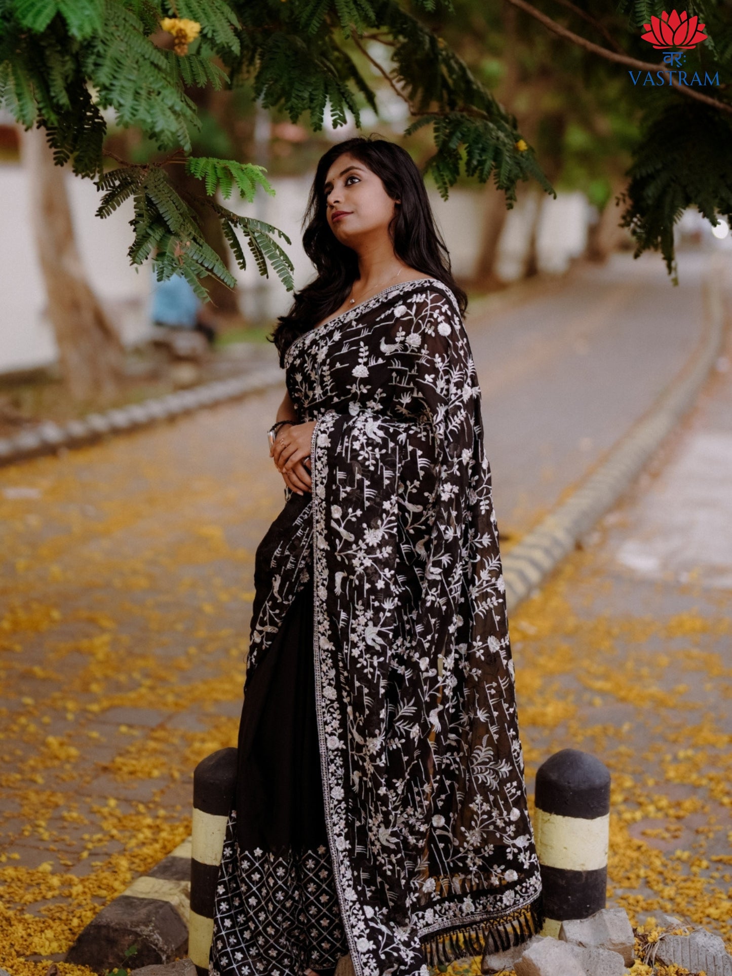 floral multi thread and sequins embroidered saree with blouse piece