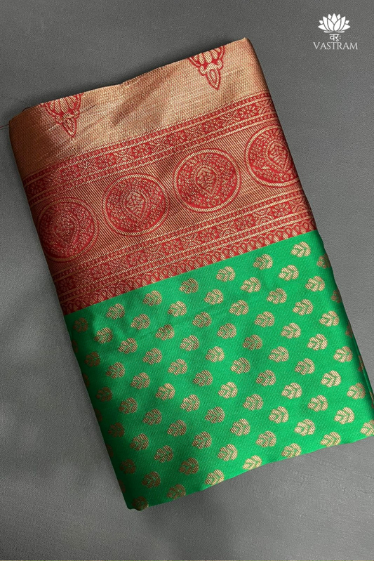 Silk Saree with Golden Accents – Perfect for Festive Seasons.